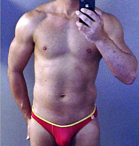 25P Gym Locker Room (Thonging, Semi Hard, Cockring)