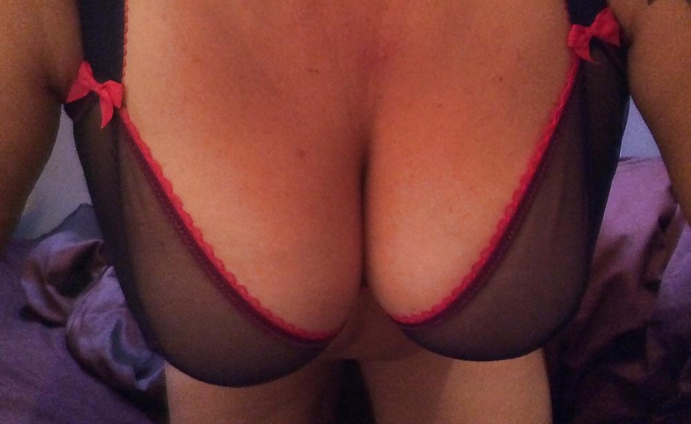 9P Wife's open bra
