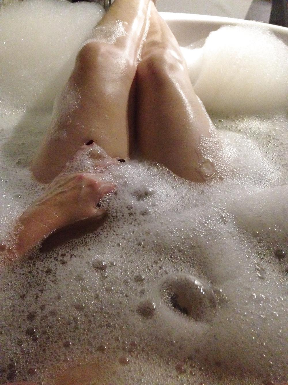 11P Sexy bubble bath time bathing my tits, pussy and legs 