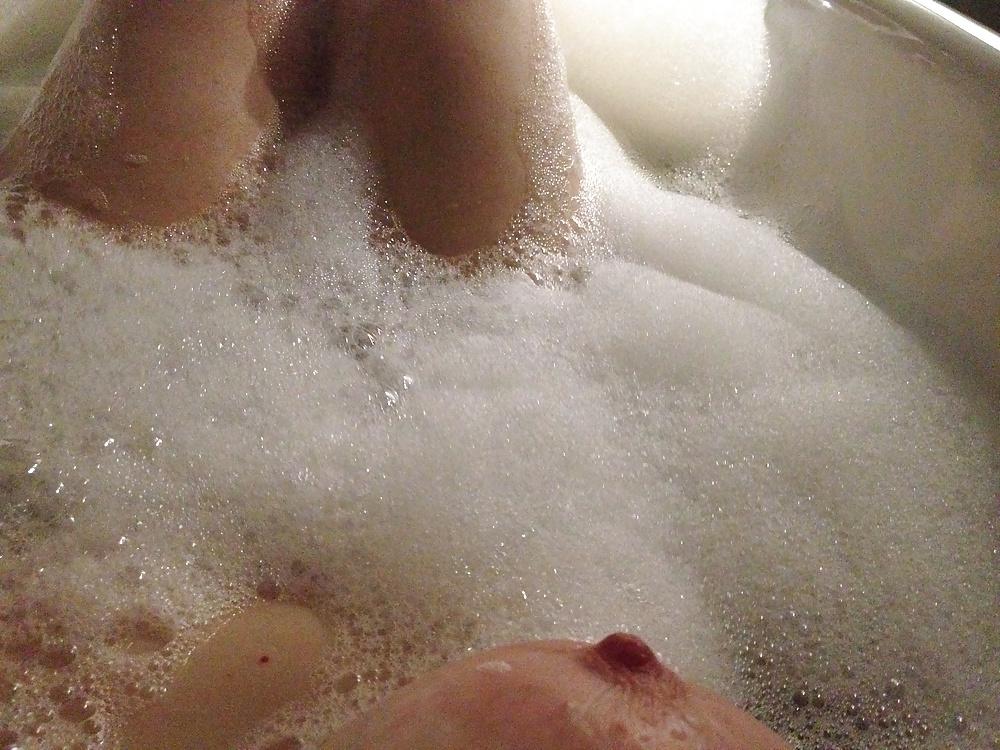 11P Sexy bubble bath time bathing my tits, pussy and legs 