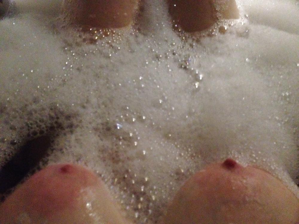 11P Sexy bubble bath time bathing my tits, pussy and legs 