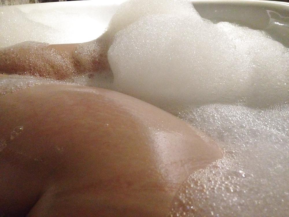 11P Sexy bubble bath time bathing my tits, pussy and legs 