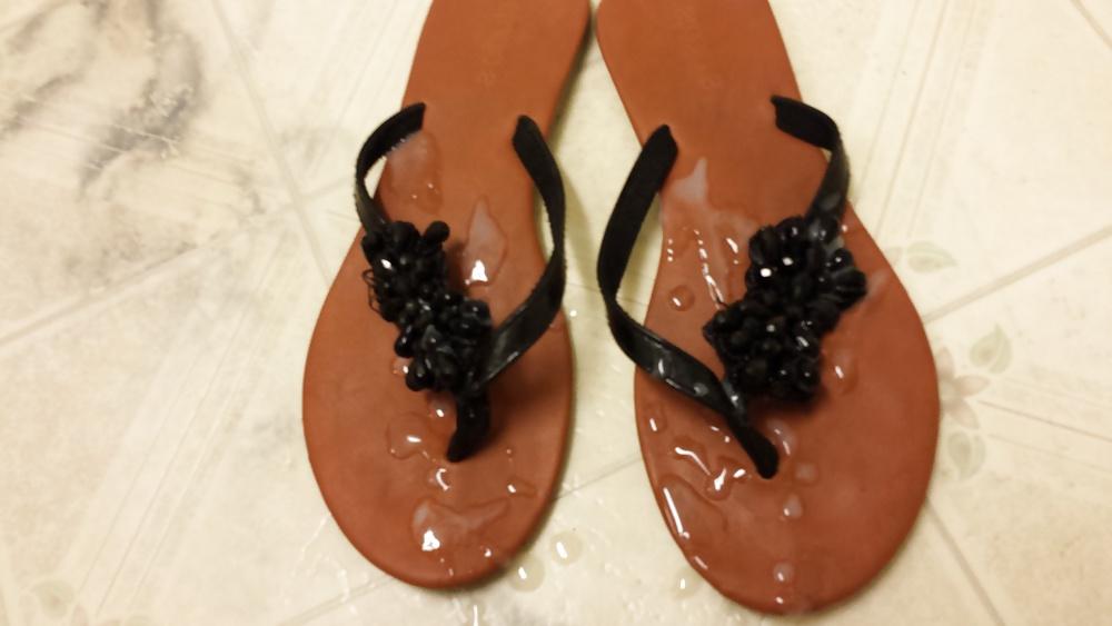 11P Cum on my girlfriends sandals #2 :)