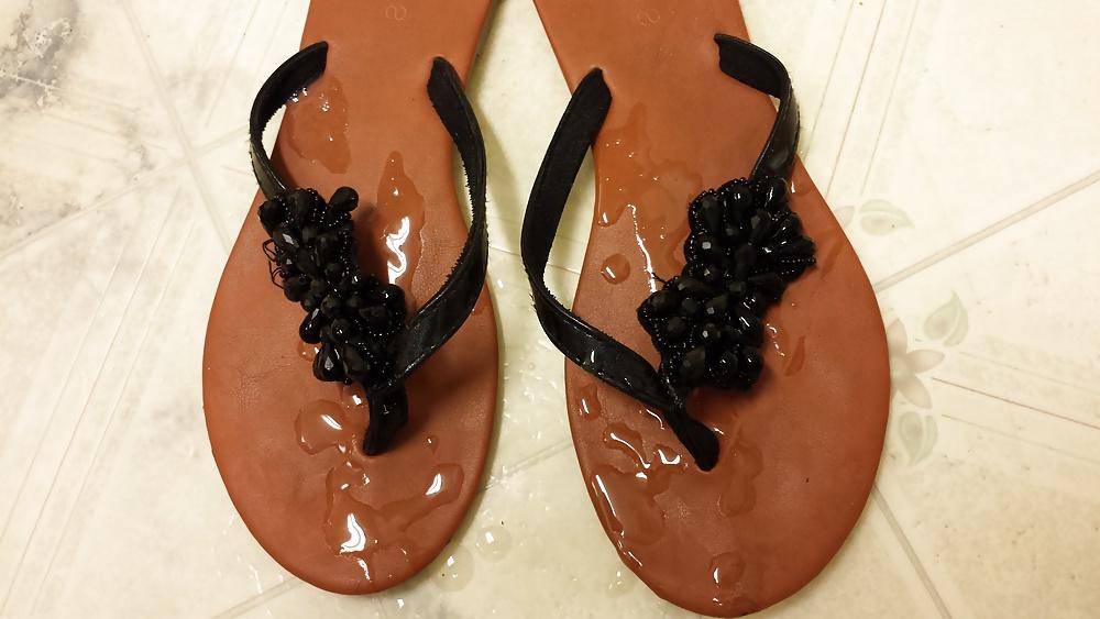 11P Cum on my girlfriends sandals #2 :)