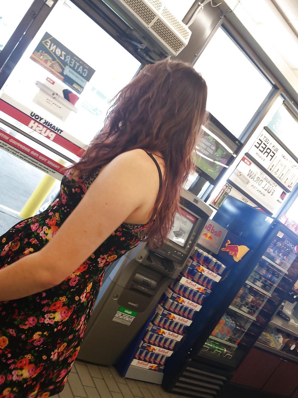 7P Sexy teen in leopard bra