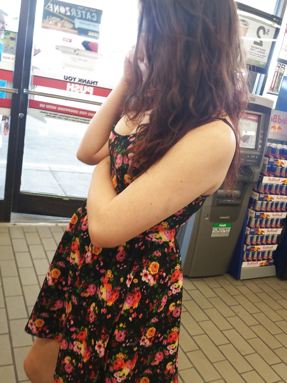 7P Sexy teen in leopard bra