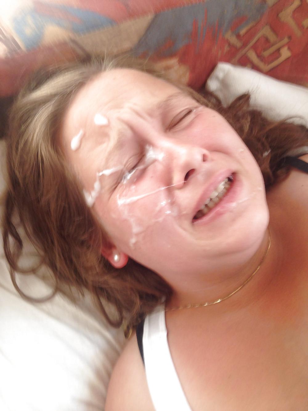 8P She loves cum on her feet and her face....