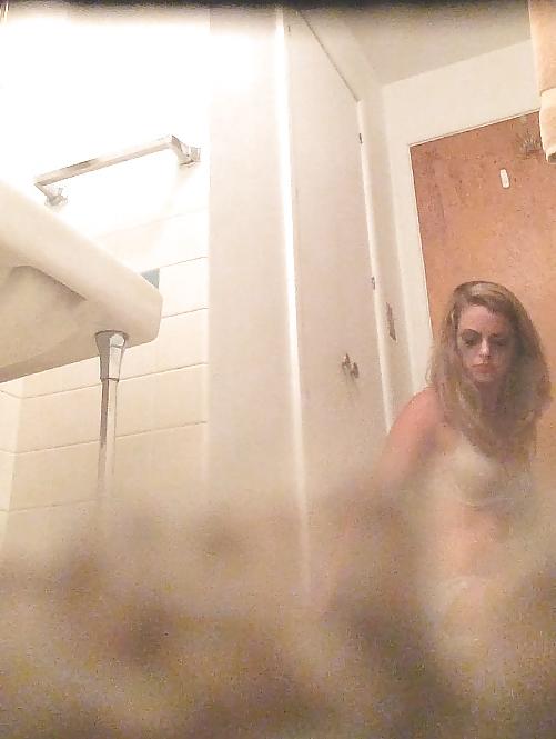25P Spying on teen in bra and panties