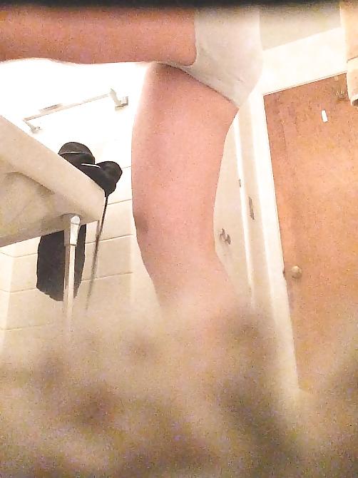 25P Spying on teen in bra and panties