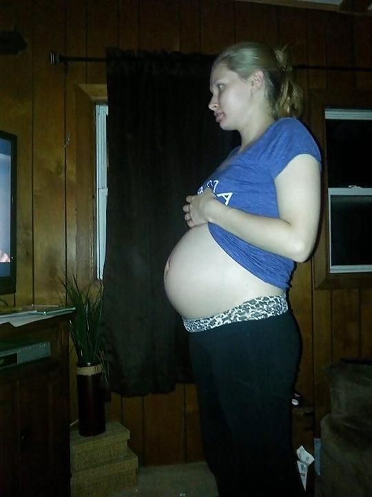 4P Pregnant babe
