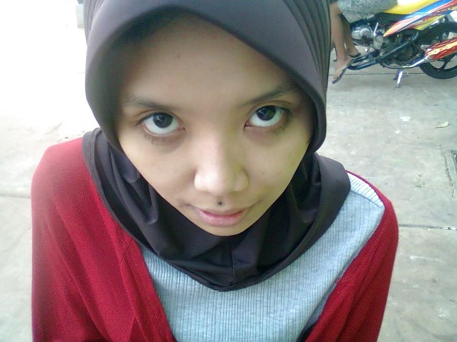 8P Gadis Melayu - Muka Cekung
