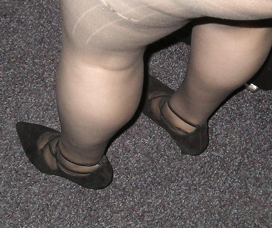 25P My girlfriend Natasha wearing black tights pantyhose