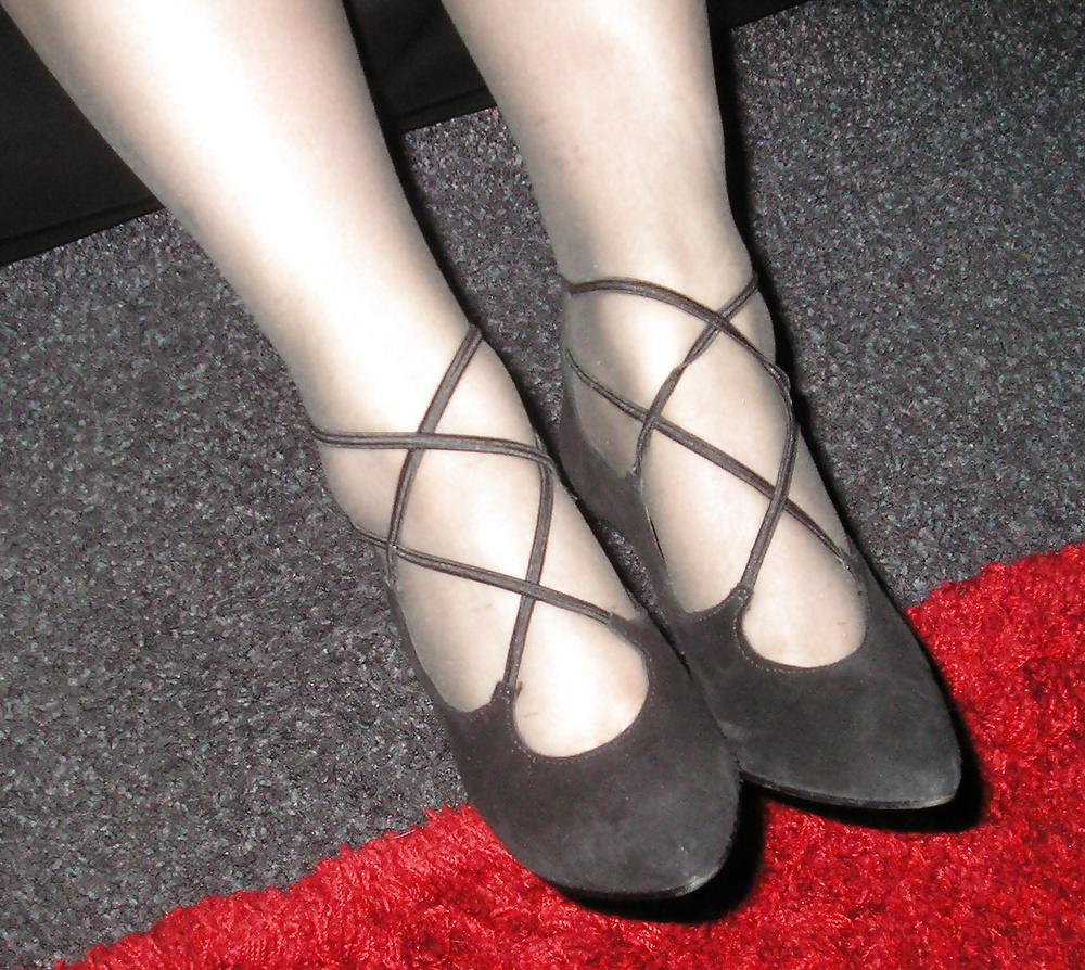 25P My girlfriend Natasha wearing black tights pantyhose