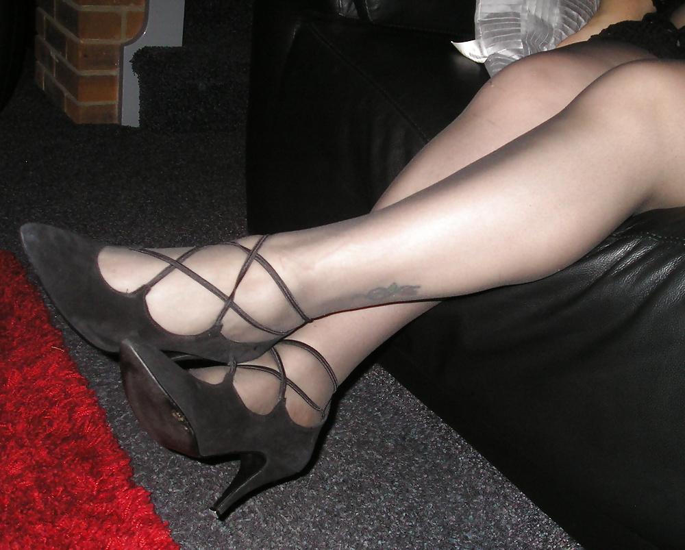 25P My girlfriend Natasha wearing black tights pantyhose