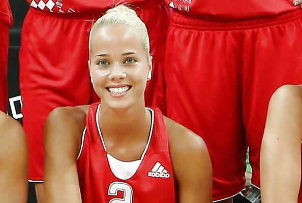24P Sexy basketball girl