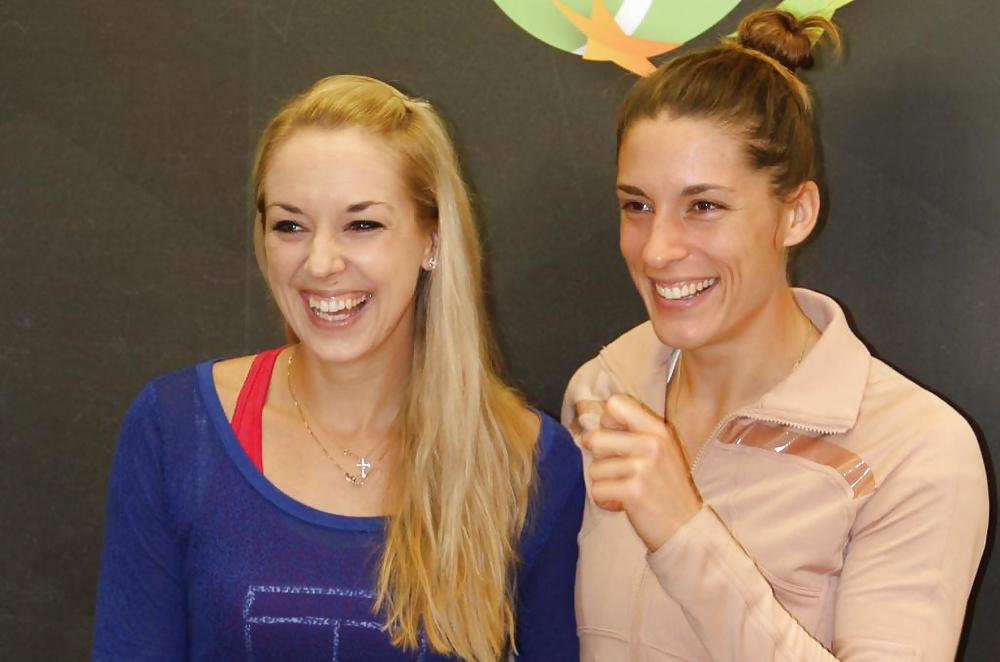 6P Unsere huebschen deutschen Tennis Girls