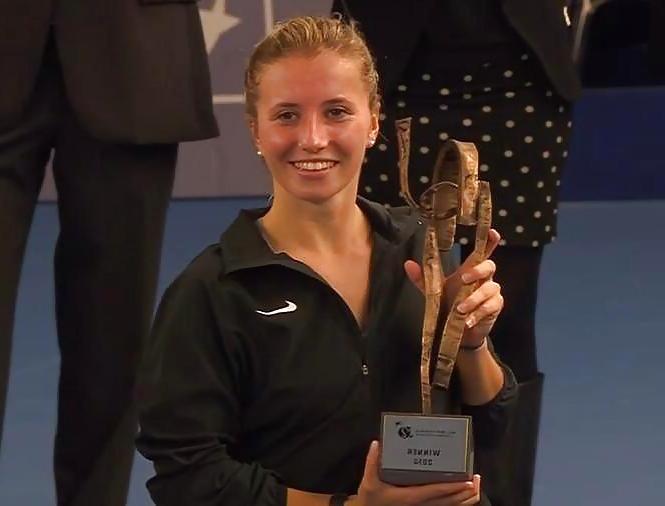 6P Unsere huebschen deutschen Tennis Girls