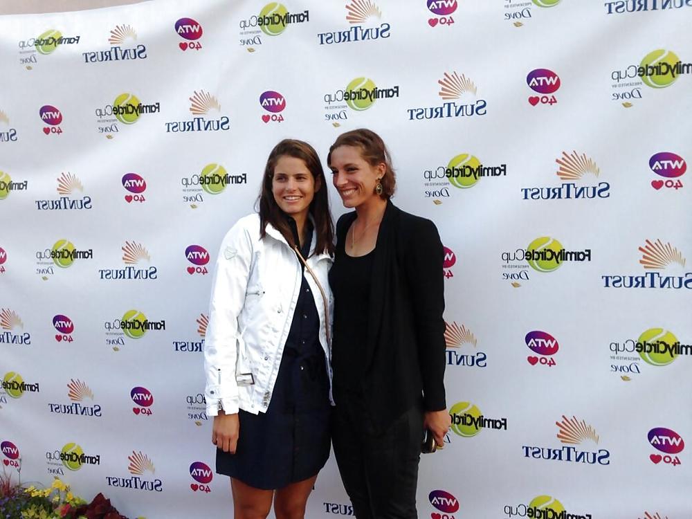 6P Unsere huebschen deutschen Tennis Girls