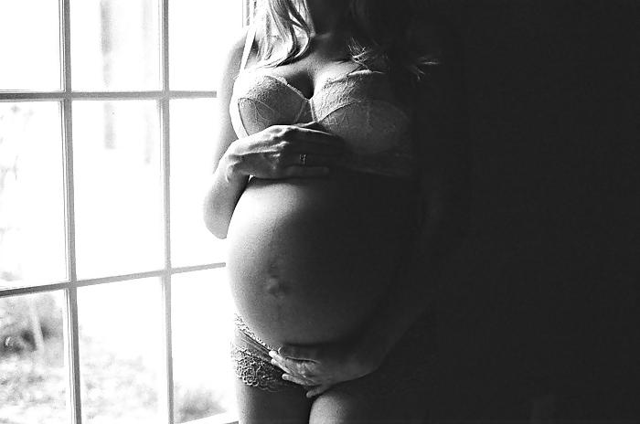 25P Gorgeous pregnant women - a collection for a friend