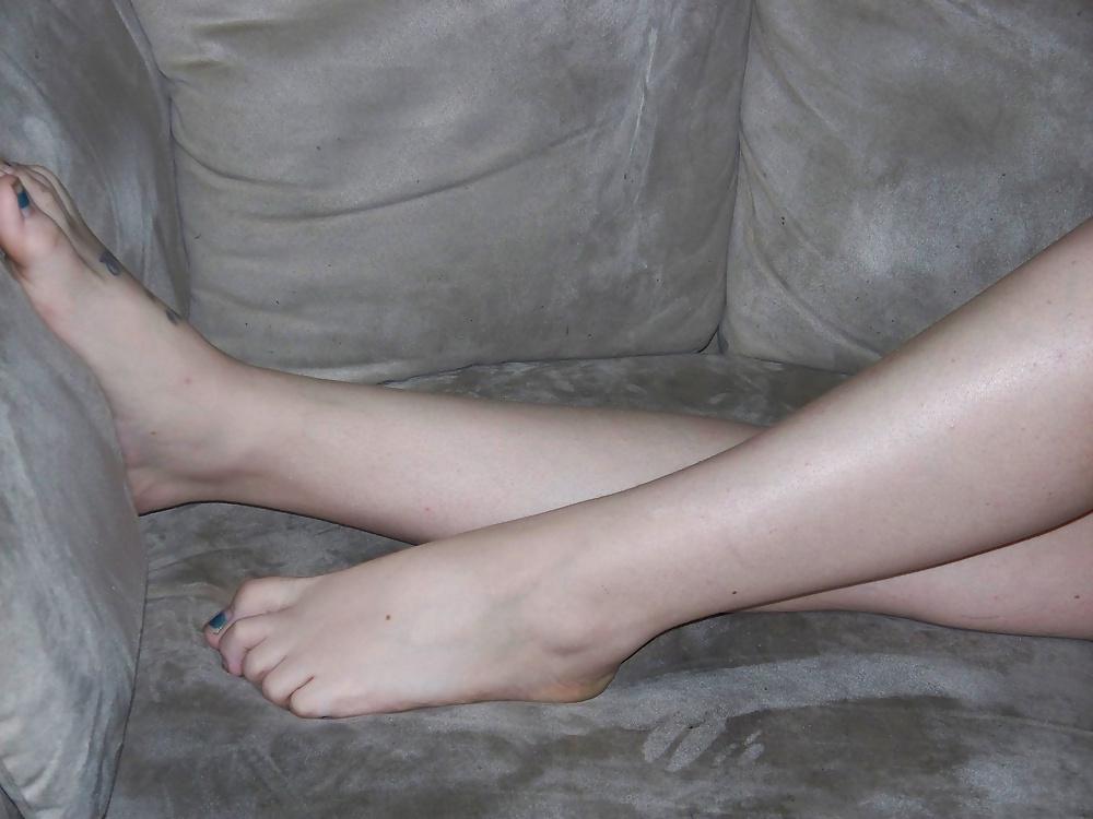 25P Redhead Ex-Wife in Nighty, Big Pussy Lips (Part 1)