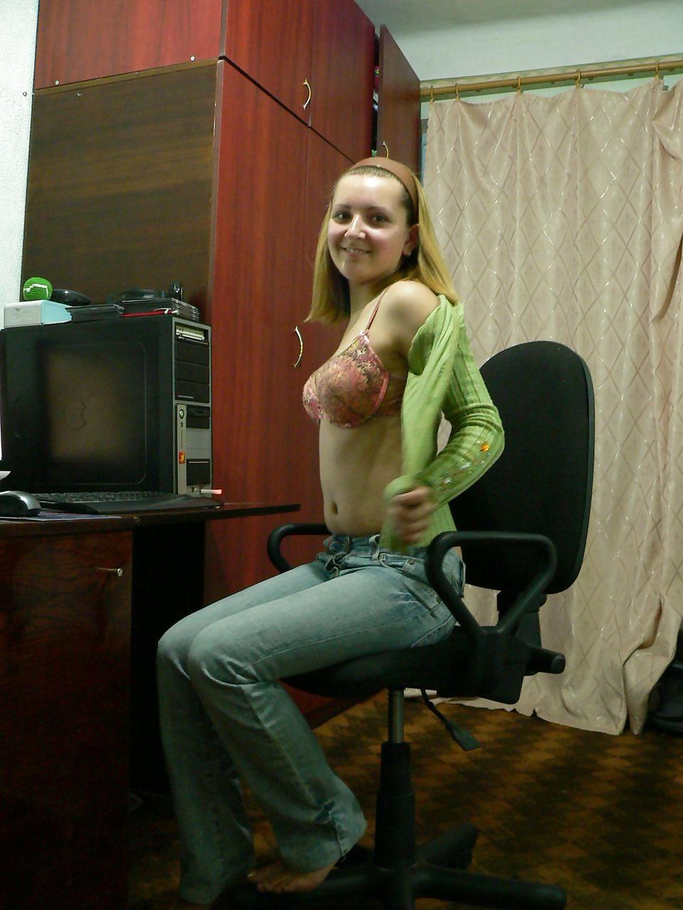 25P Teen private strip