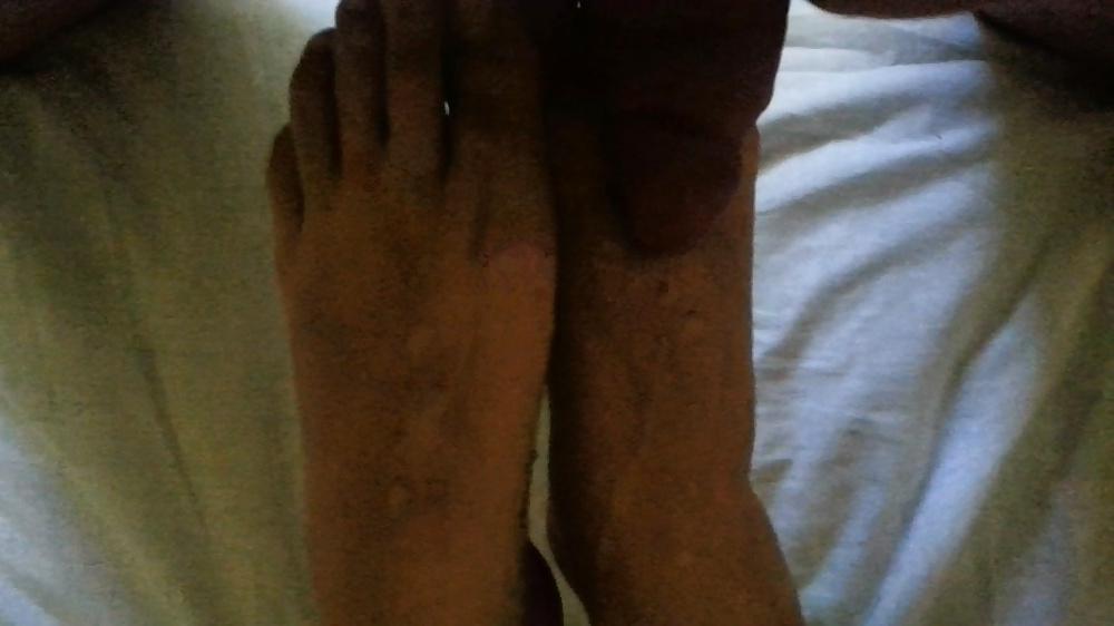 22P Cum on my gf feet