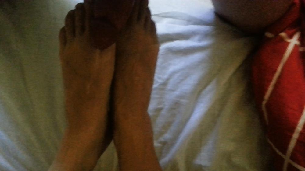 22P Cum on my gf feet