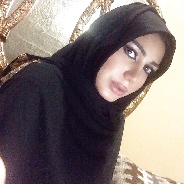 15P Arab beauty 35 - Cum on her