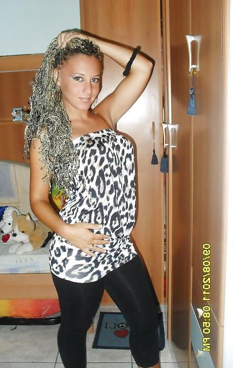 25P Slut Blonde Available For Gangbang