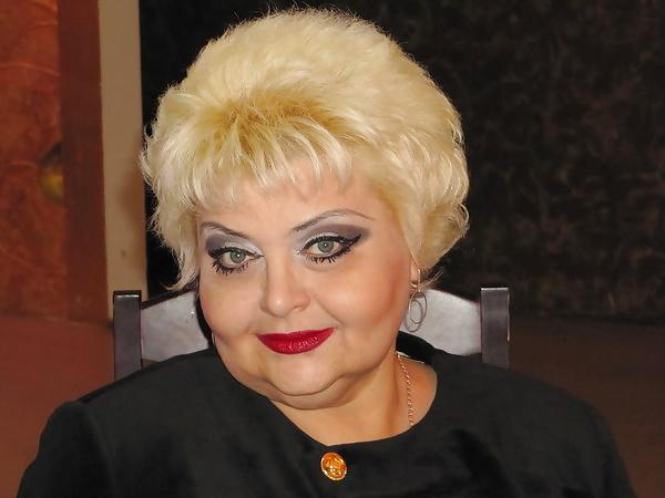 11P Russian Mature female face! Amateur! 