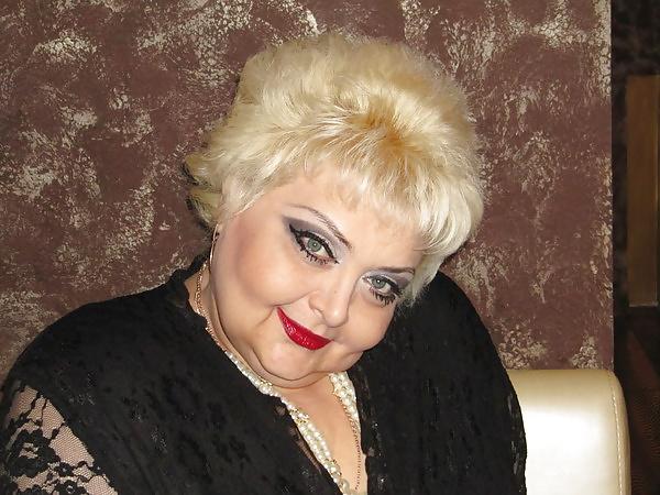 11P Russian Mature female face! Amateur! 