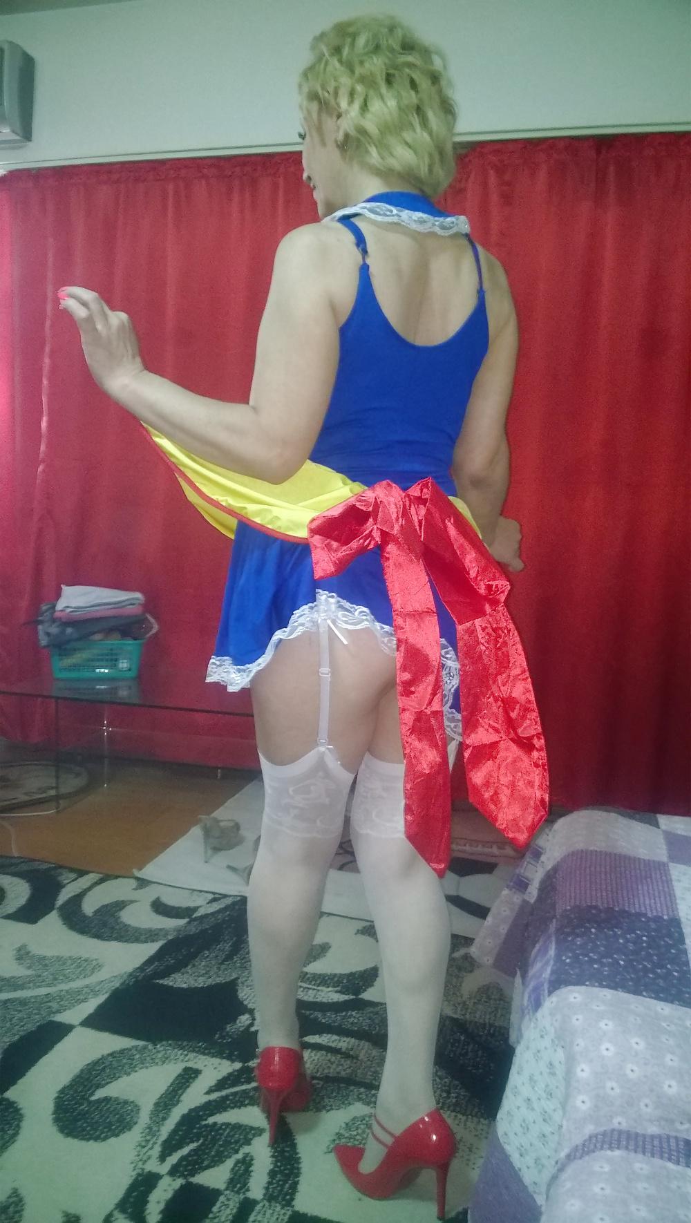 23P Sexylady4u is the princess snow white
