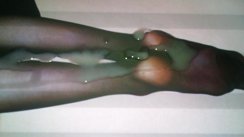 25P My cum on footjob teen 