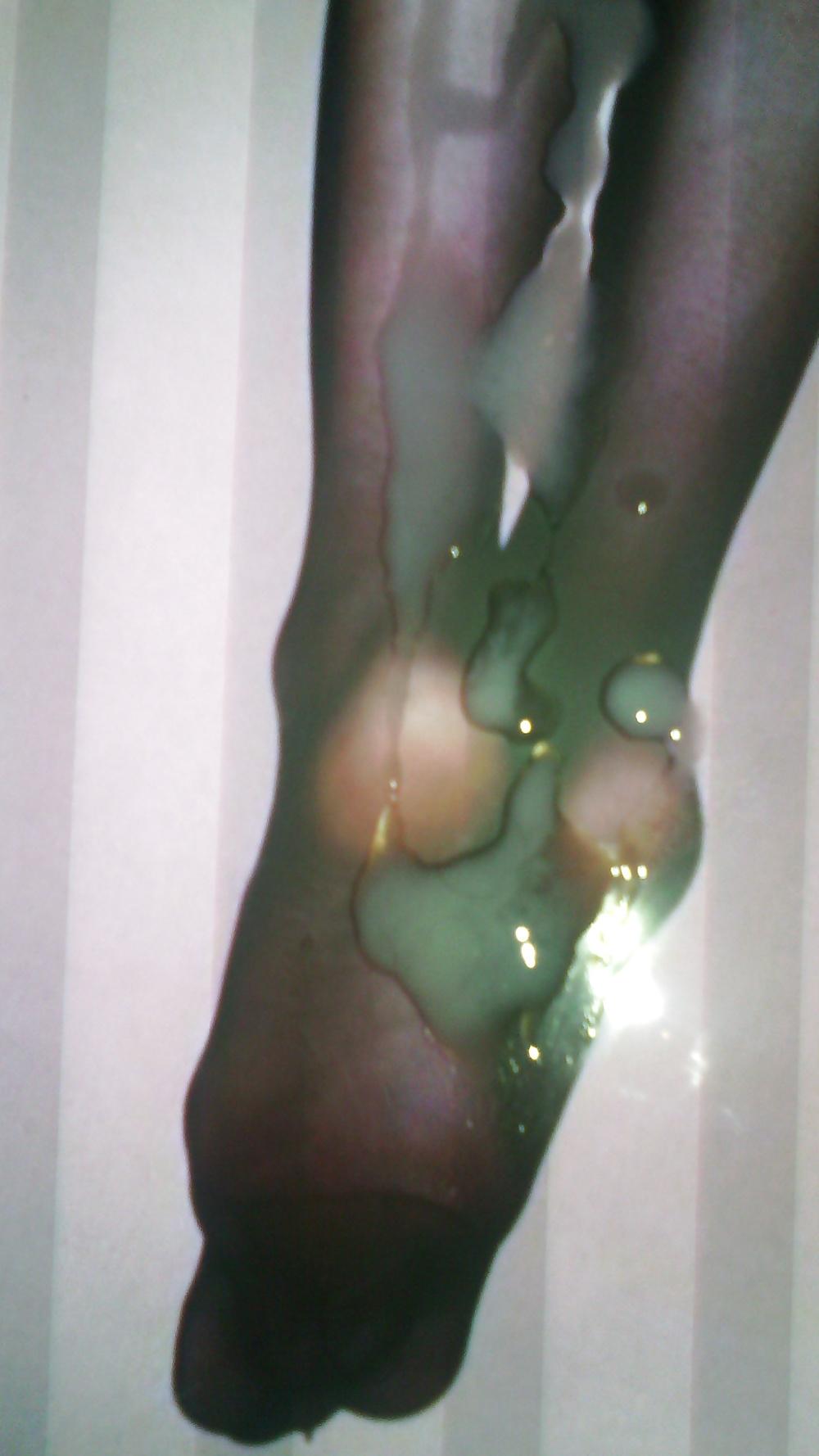 25P My cum on footjob teen 