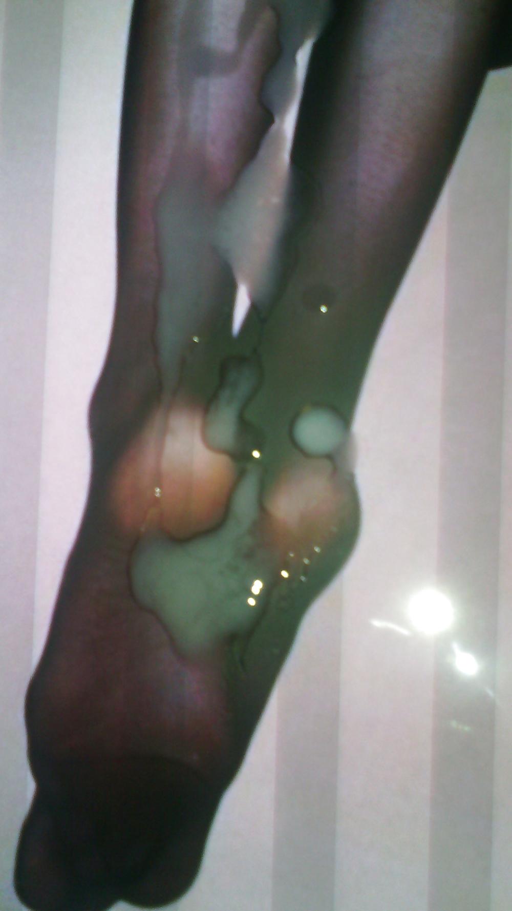 25P My cum on footjob teen 