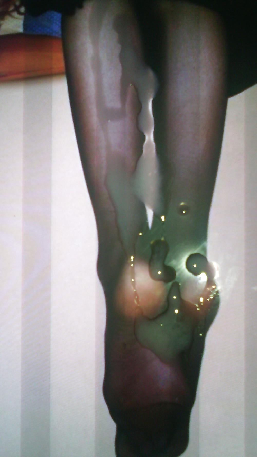 25P My cum on footjob teen 