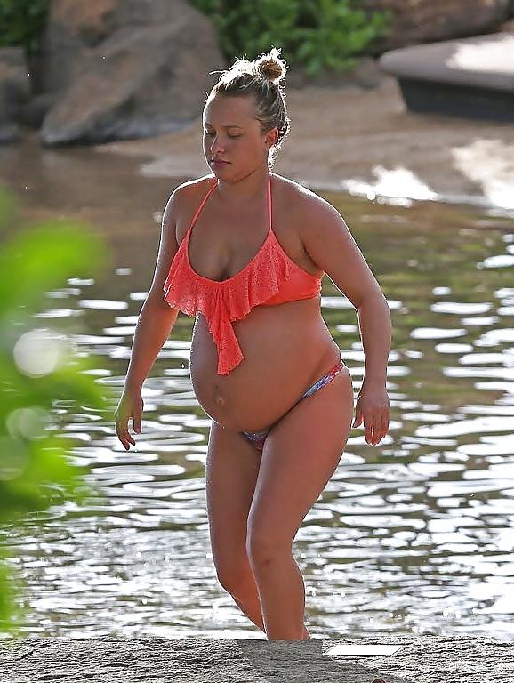 12P Hayden Panetirree pregnant bikini