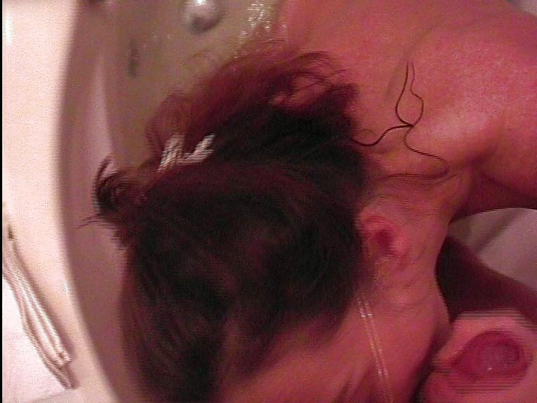 14P Sucking in bath
