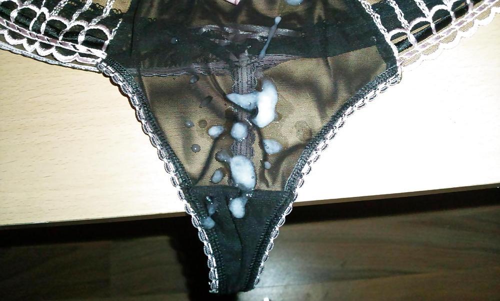 24P CUM ON PANTIES VOL.04