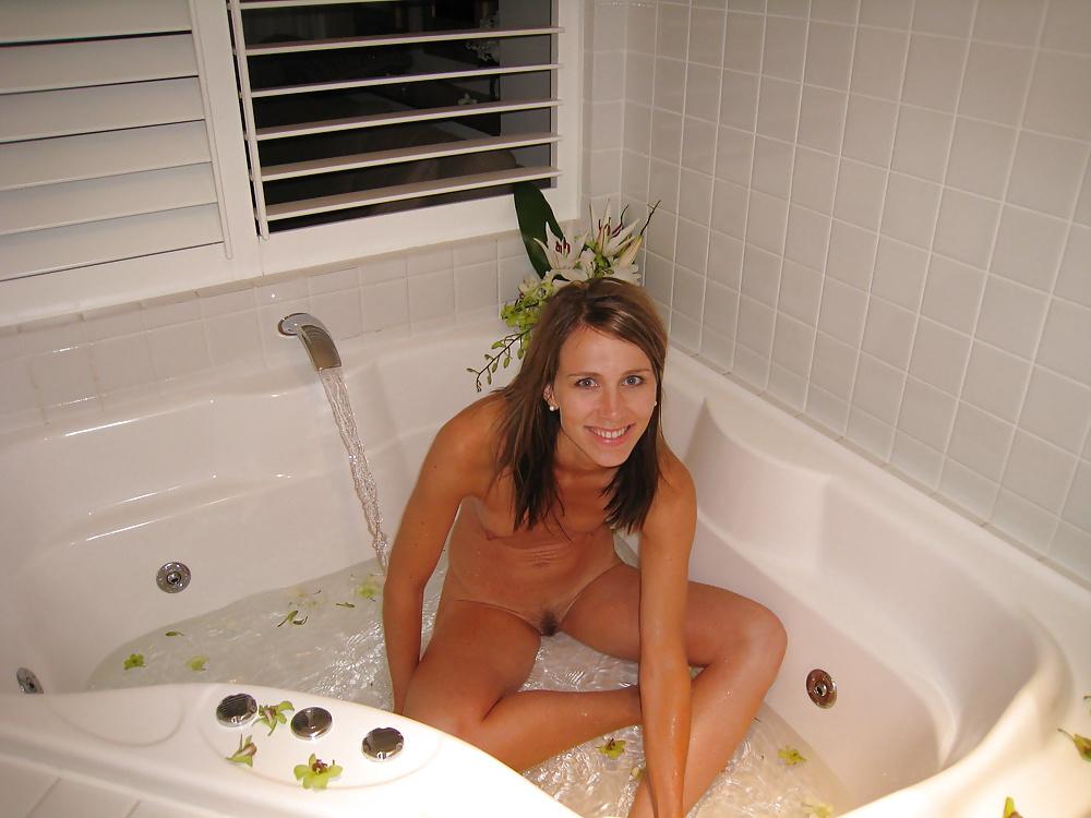 20P Hot bath time