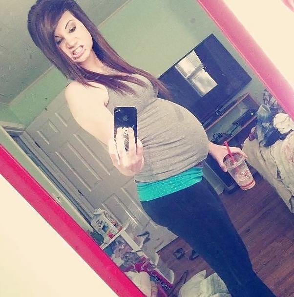 16P A few pics of her when she  was pregnant