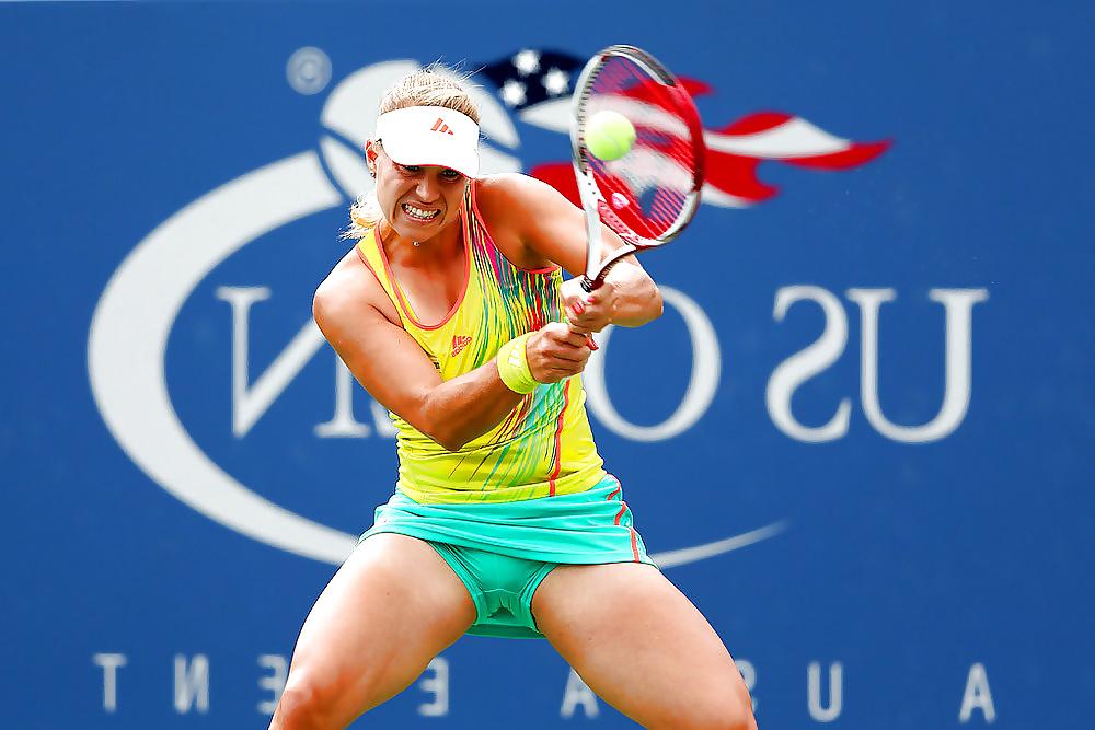 21P Hot Tennis Babes 3