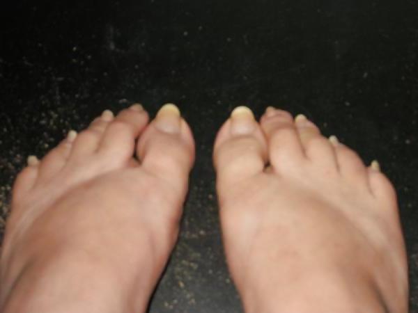 23P Somemore pretty feet.