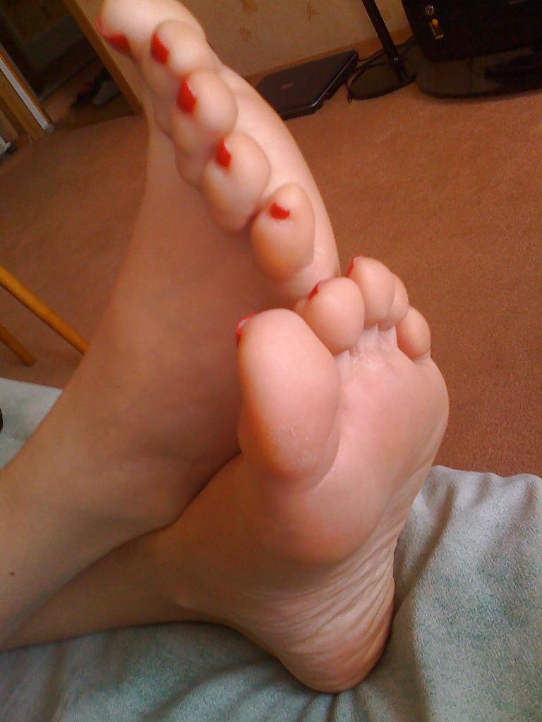 23P Somemore pretty feet.