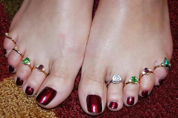 23P Somemore pretty feet.