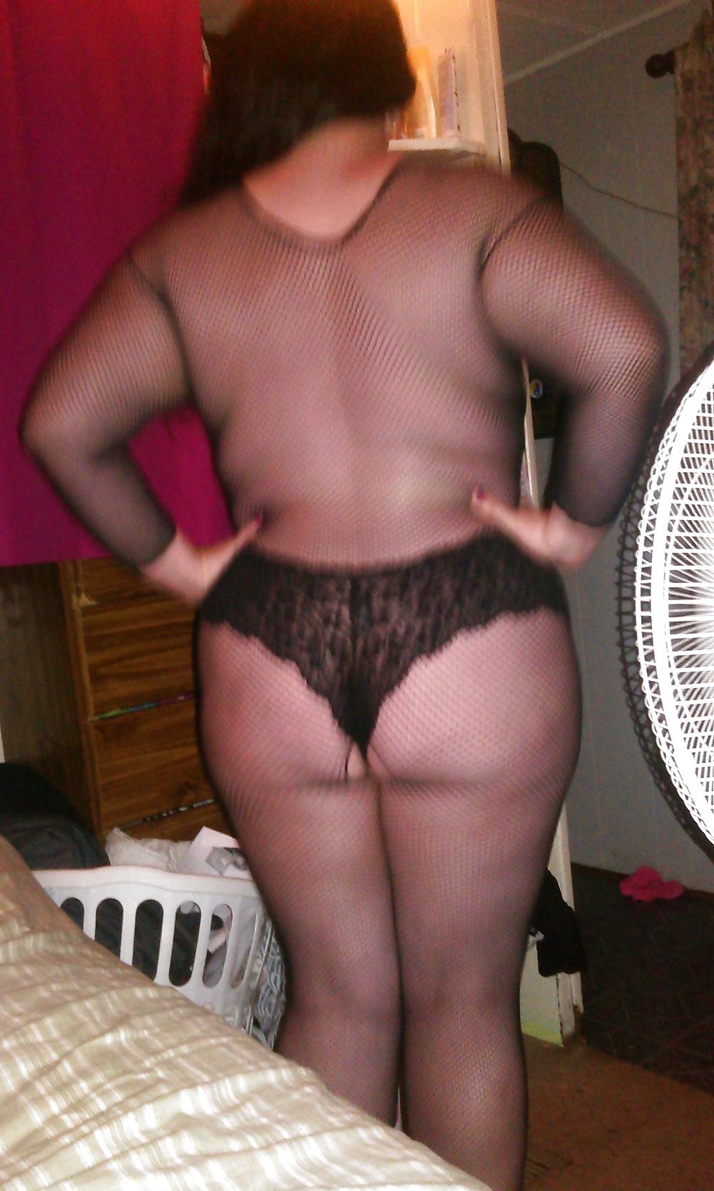 25P Thick ass white girl