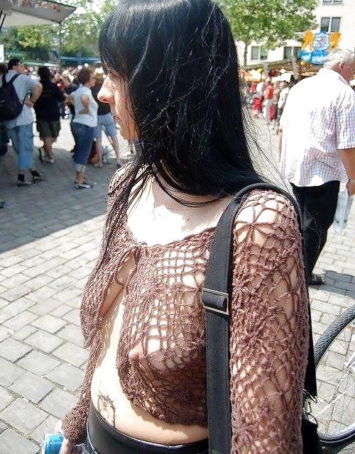 20P No bra gems 