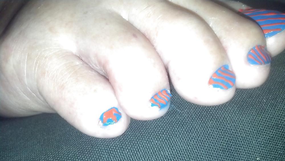 10P Pretty feet
