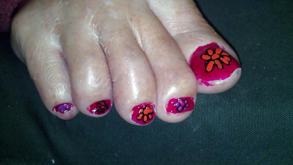 10P Pretty feet