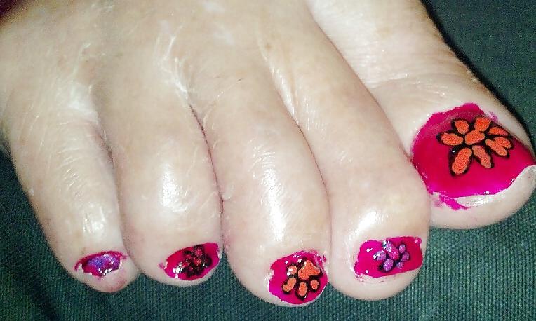 10P Pretty feet